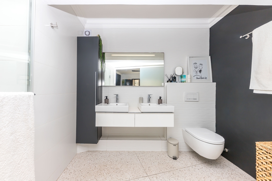 3 Bedroom Property for Sale in Sea Point Western Cape